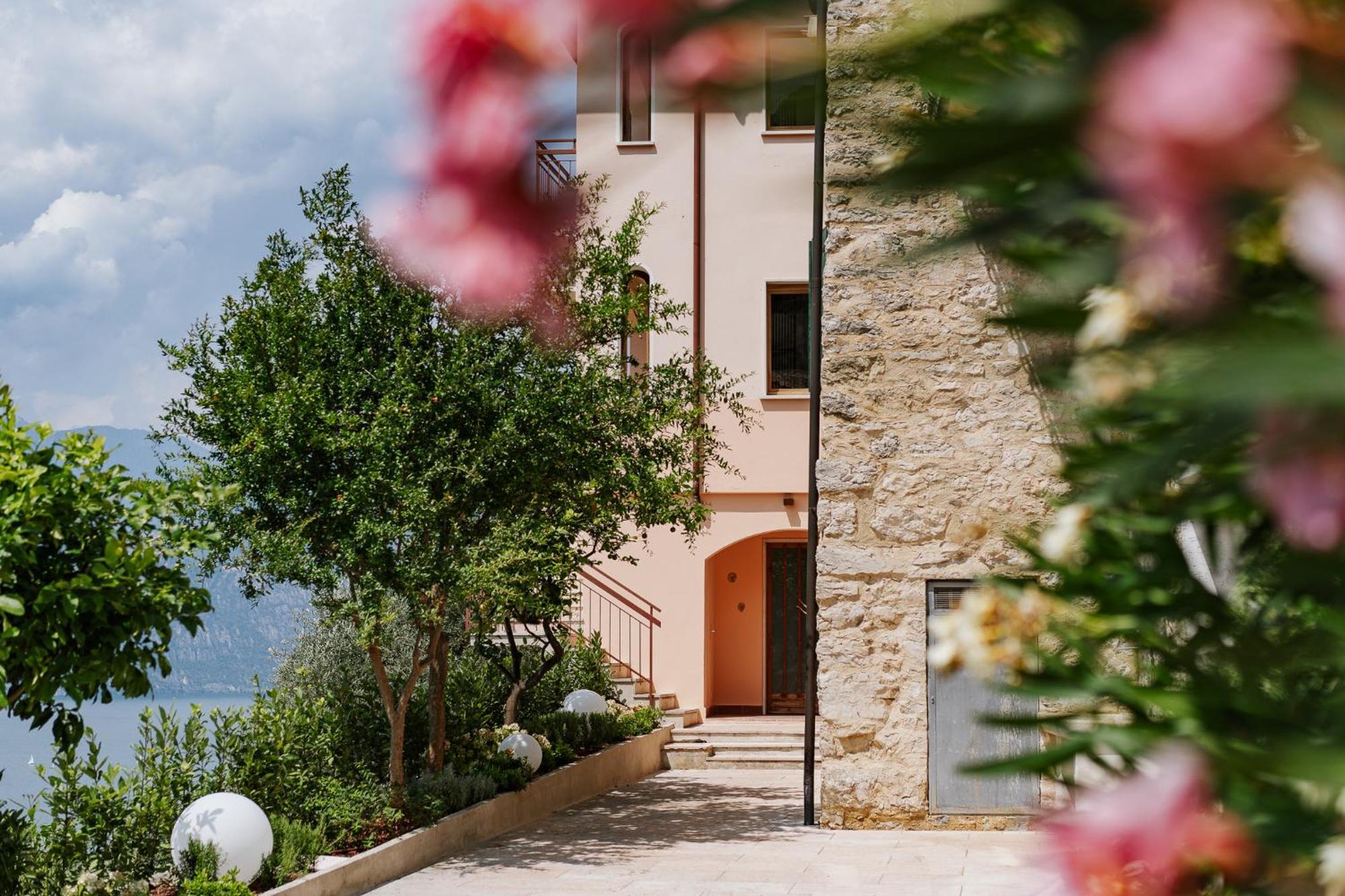 View Garda Lake Brenzone sul Garda Eksteriør billede
