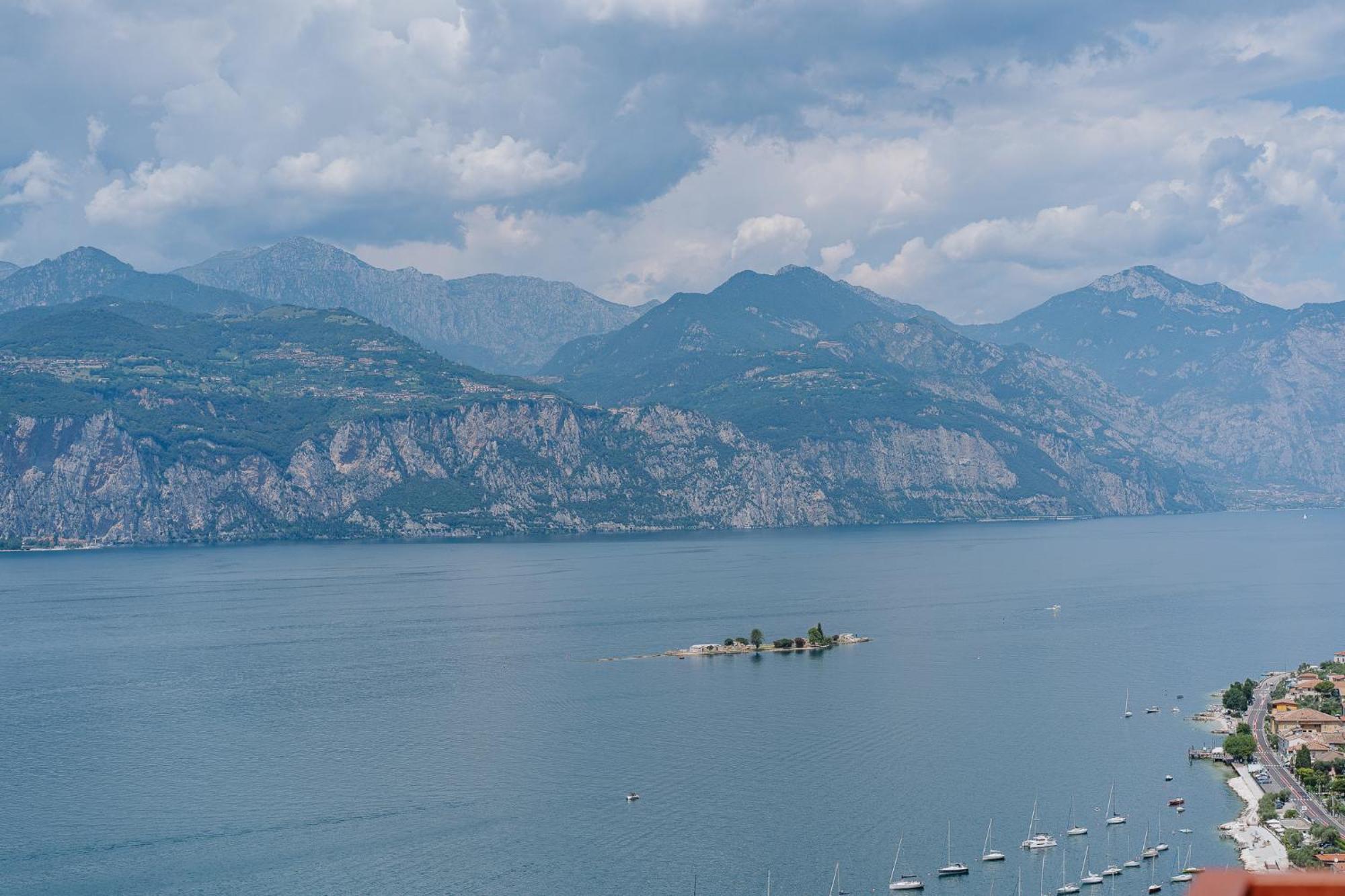 View Garda Lake Brenzone sul Garda Eksteriør billede